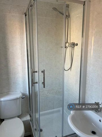 2 bedroom end of terrace house to rent - Photo 5