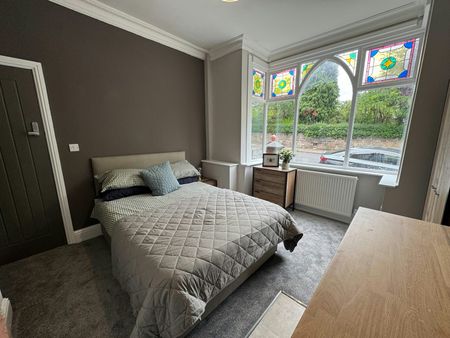 Flat to rent on - Photo 3