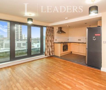 2 bedroom flat to rent - Photo 4