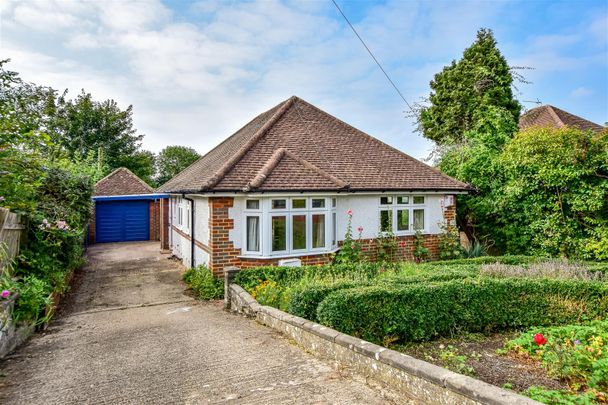 2 bed detached bungalow to rent in Westover Road, High Wycombe, HP13 - Photo 1