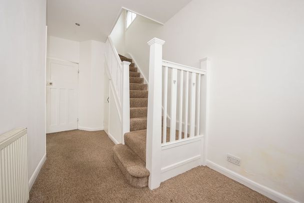 3 bedroom semi-detached house to rent - Photo 1