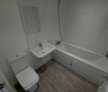 Flat to rent on - Photo 3