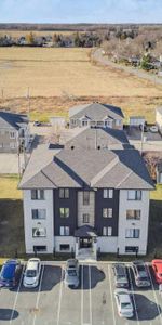 Beau 5 1/2 récent, libre MAINTENANT ! Domaine du Golf; BAISSE DE PRIX !! - Photo 3