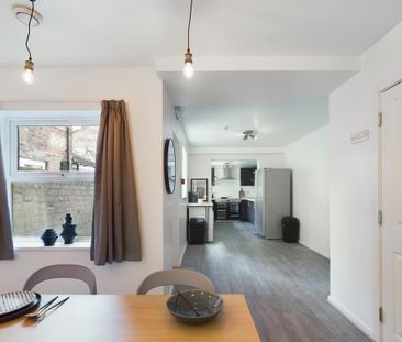 6 bedroom house to rent - Photo 4