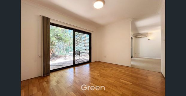 Convenient, Comfortable & Contemporary Three-Bedroom Townhouse in the Heart of Carlingford! - Photo 1