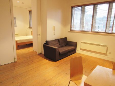 1 Bed Flat, Cross Street, M2 - Photo 2
