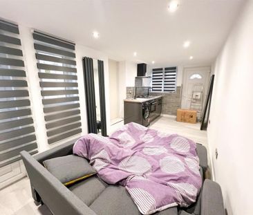 Studio to rent - Photo 6