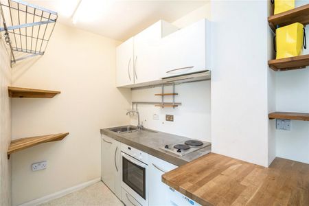 Hanover House, 7 St. George Wharf, London, SW8 - Photo 5