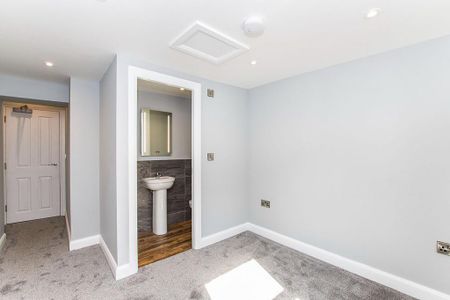 2 bedroom terraced house to rent - Photo 2