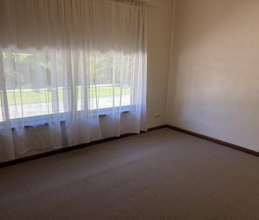 East Albury - 2 Bedroom Unit! - Photo 1
