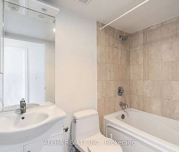 Yonge/Sheppard Beautiful 2Bdrm Corner Heat, Hydro, Parking Included - Photo 1