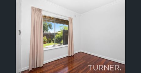 Conveniently Located 2 Bedroom Unit - Photo 4