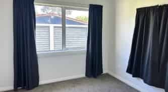 Ideal On Iredale - Photo 3