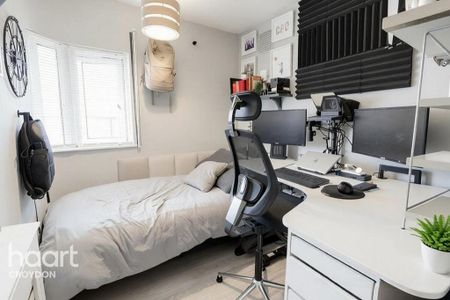 3 bedroom semi-detached house to rent - Photo 5
