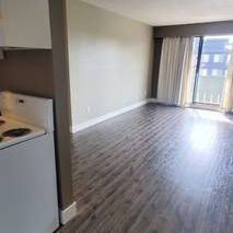 1 BEDROOM SUITE LOCATED IN MARPOLE 70TH AVE - Photo 4