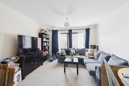 2 bedroom House in Avondale, Aldershot - Photo 3