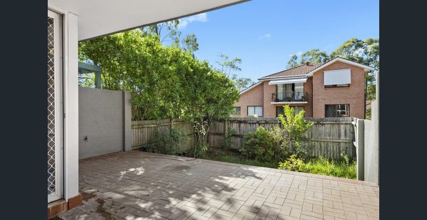 Unique Ground Floor Unit with Garden - Photo 1