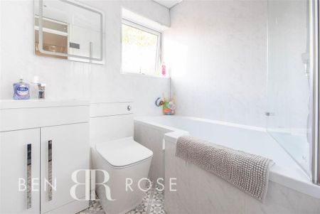 3 bedroom semi-detached house to rent - Photo 4