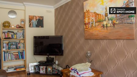 Lovely room in shared apartment in Artane, Dublin - Photo 4