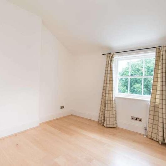 Albert Square, Sw, Stockwell, SW8 - Photo 1