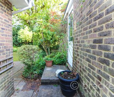 4 bedroom detached house to rent - Photo 4