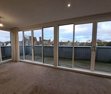 2 bedroom penthouse to rent - Photo 3