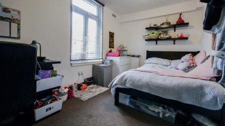 6 bedroom terraced house to rent - Photo 3