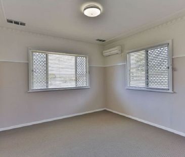 Charming & Well-Presented Home in Central Newtown - Photo 6
