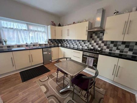 Kenilworth Gardens, Blackpool, FY4 - Photo 4