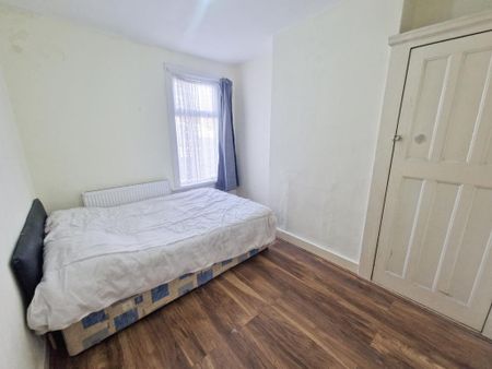 3 bedroom detached house to rent - Photo 4