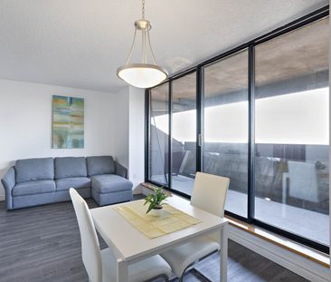 Bachelor Available At 5199 Sherbrooke Street East, Suite 3361 - 519... - Photo 2