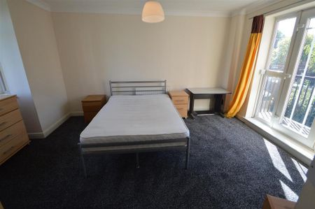 4 bedroom townhouse to rent - Photo 4