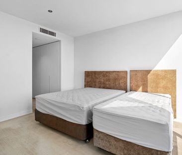 Furnished Luxe City-View Living Above Tooronga Village - Photo 3