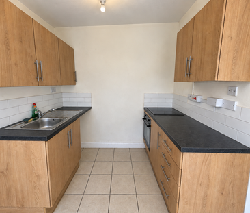 3 bedroom terraced house to rent - Photo 4