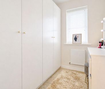 3 bedroom end of terrace house to rent - Photo 3