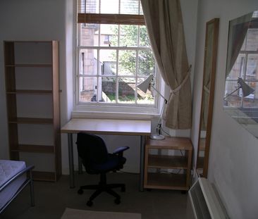 2 Bed Flat, Midlothian, EH8 - Photo 6
