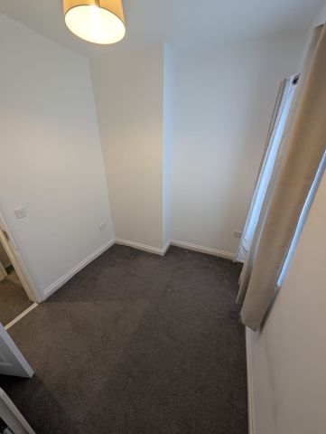 2 Bed Terraced House, Yelverton Road, CH42 - Photo 3