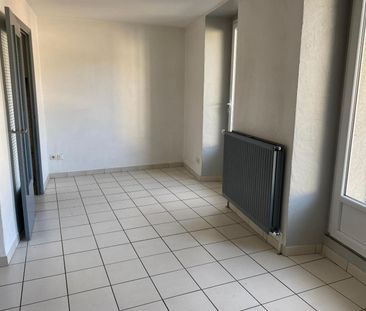 Location Appartement 4 pièces 74m² VALS LES BAINS 07600 - Photo 2