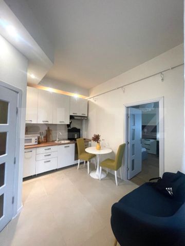 Garsoniera decomandata, 40 mp, curte, parcare, zona strazii - Fotografie 5