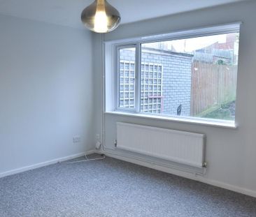 3 bedroom terraced house to rent - Photo 6