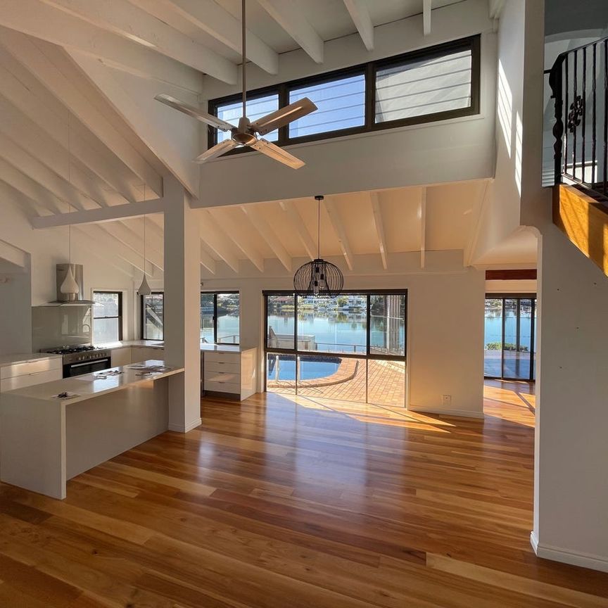 North-East Waterfront Entertainer with Stunning Skyline Views - Photo 1