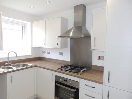 2 bedroom semi-detached house to rent - Photo 5