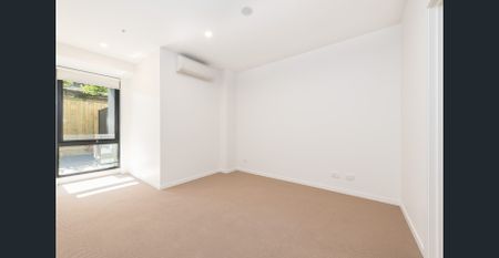 Ground Level Haven - Photo 2