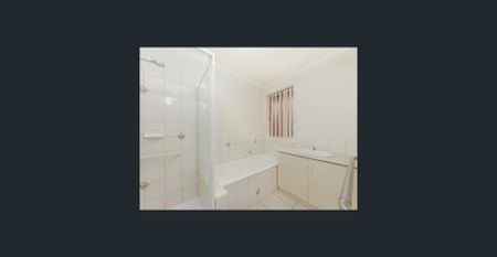 Spacious 3-Bedroom Home in Keilor Lodge - Photo 5