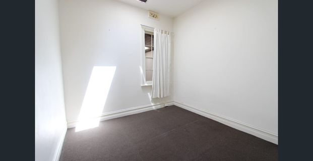 Prime location in Carlton - Photo 1