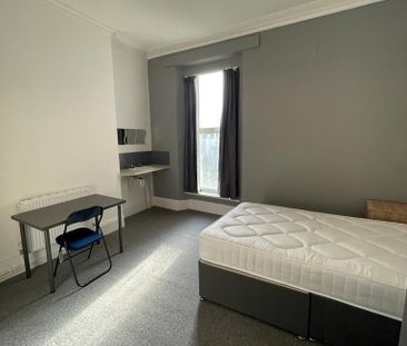 10 bedroom house share to rent - Photo 1