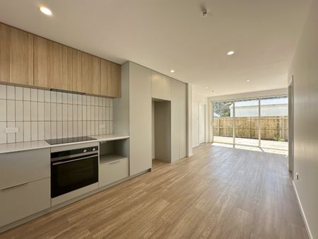3-Bedroom Townhouse in Lower Hutt - Photo 4