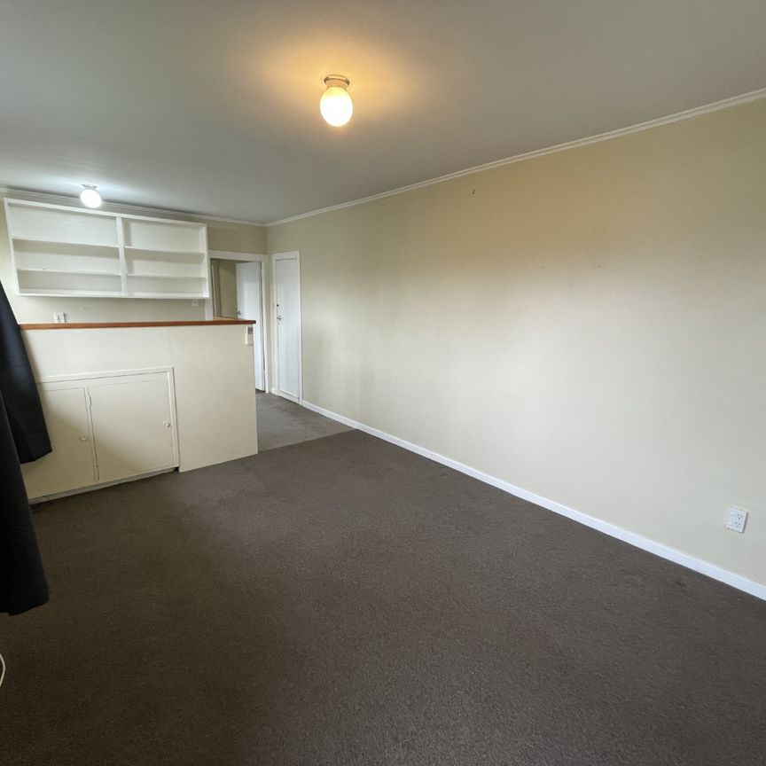 Cozy 1-Bedroom Flat in Melrose - Photo 1