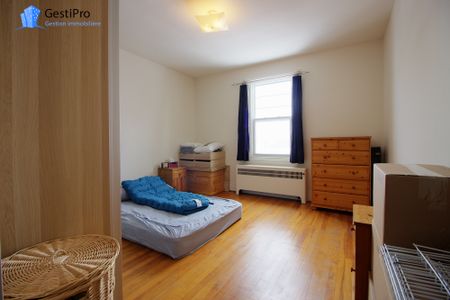 245 Fraser - Photo 3