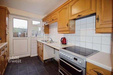 3 bedroom terraced house to rent - Photo 5